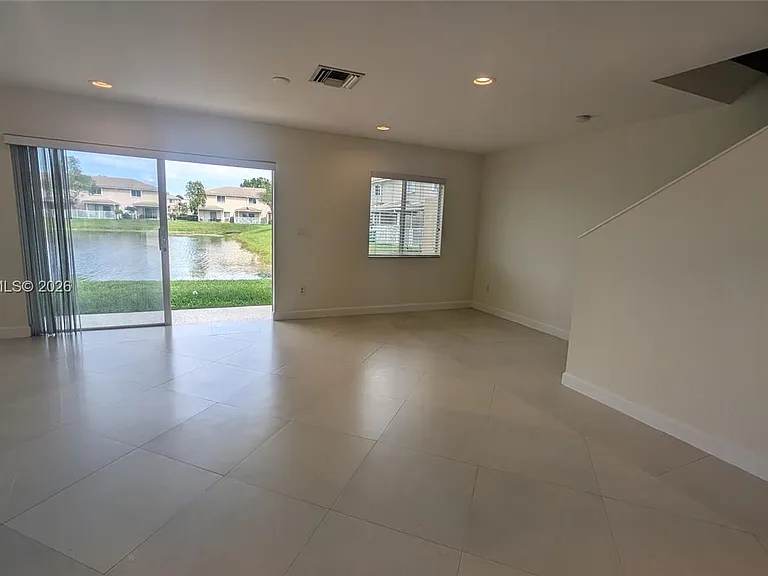 5910 Royal Way #---- — Photo 15