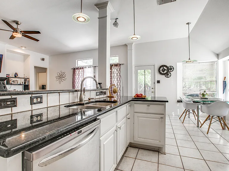 9227 Brae Moss — Photo 14