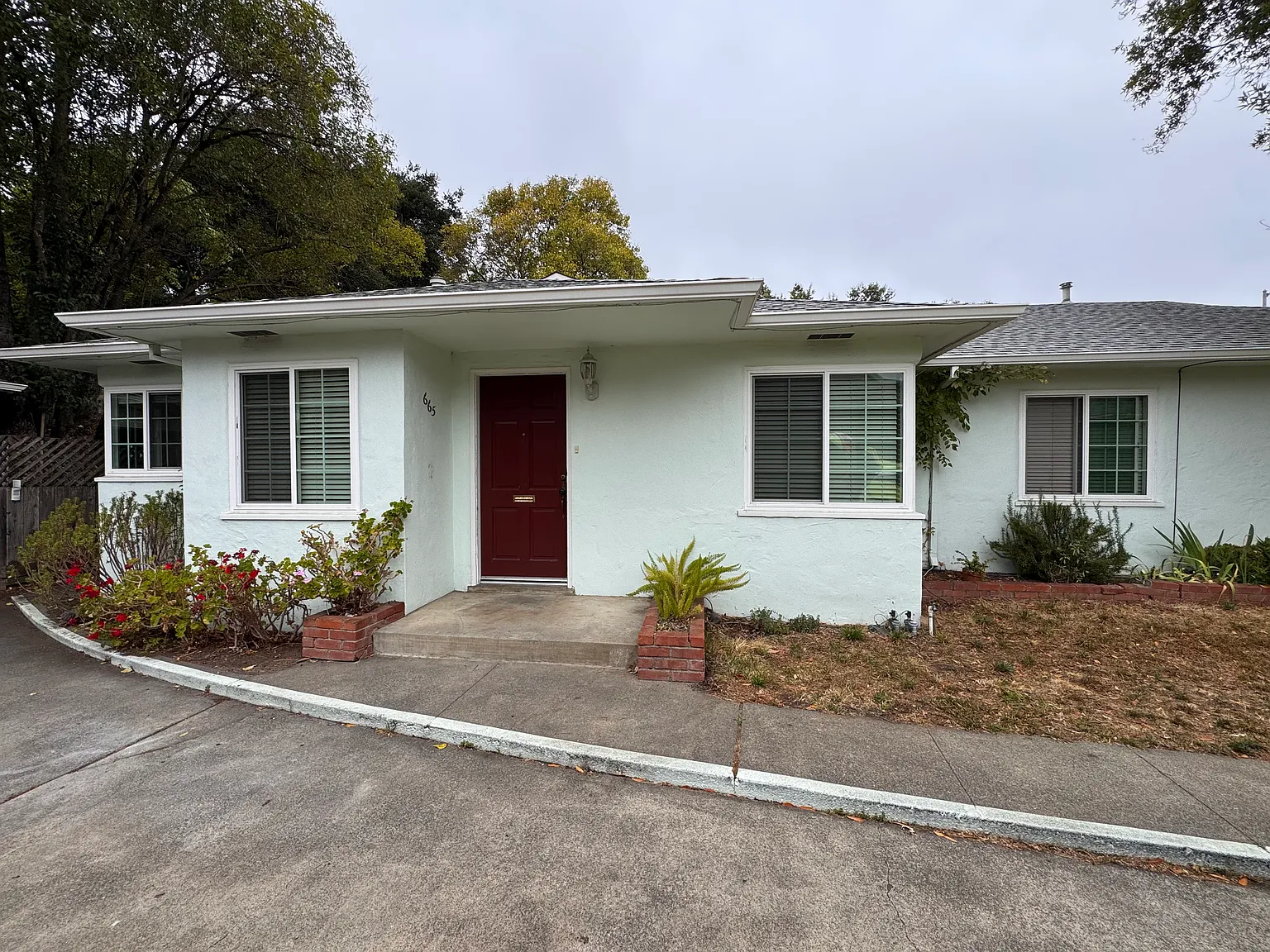 2 bed, 950 sqft, $2,550 — Photo 2