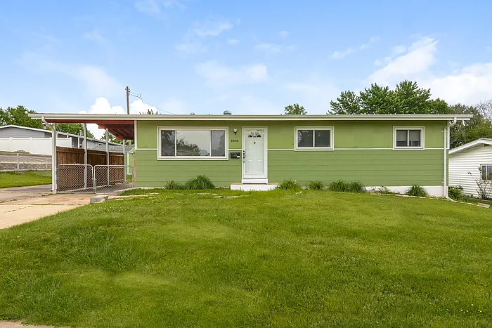 2545 Mullanphy Ln photo 1