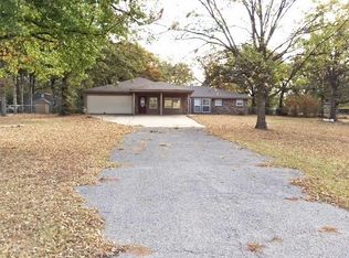 2646 Maple Dr, Harrah, OK 73045