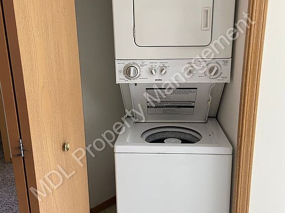 3rd image of 4907 Hedgewood Dr #A2