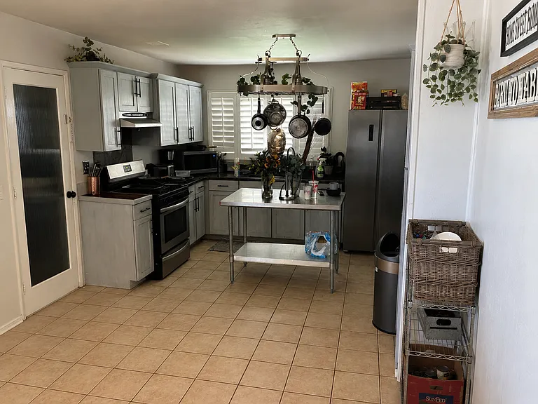 10612 Snow Heights Blvd NE — Photo 16