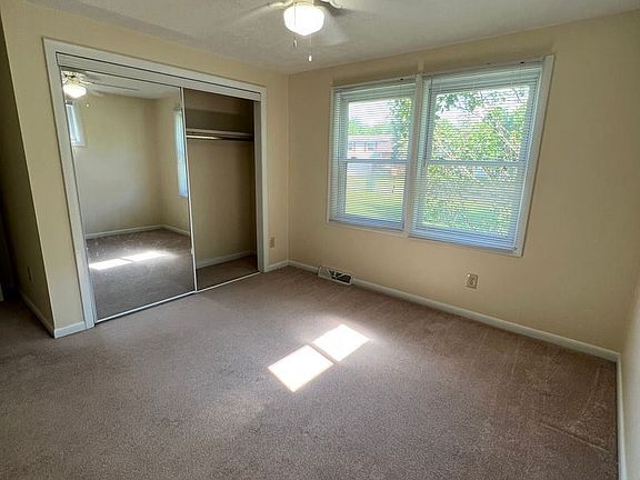 5th image of 493 Aurora Dr