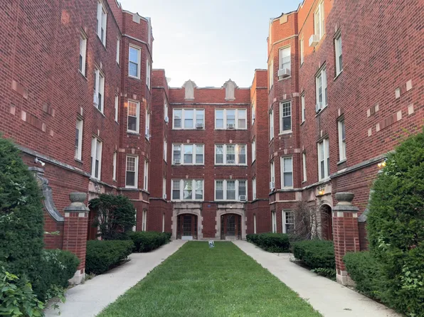 4834 W Henderson St APT 2B, Chicago, IL 60641