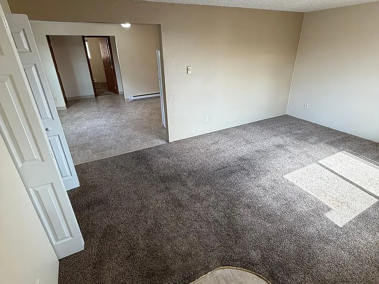 Pinewood Apartments — Photo 16