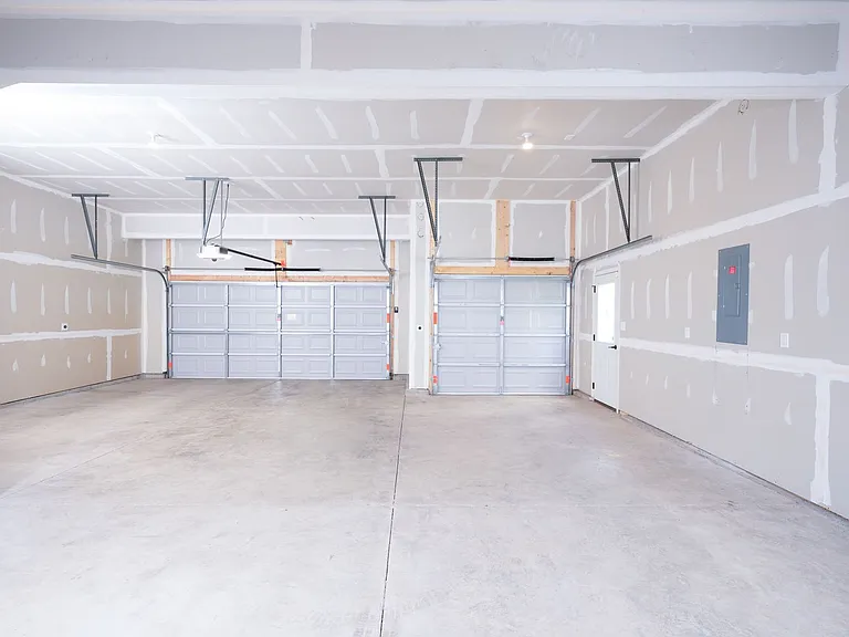 245 Hollyhock Dr — Photo 60