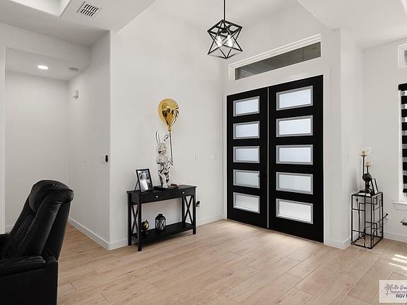 2nd image of 9836 Harlingen Heights Dr