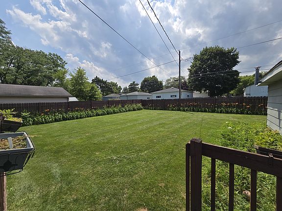 4th image of 1110 Landon Ave