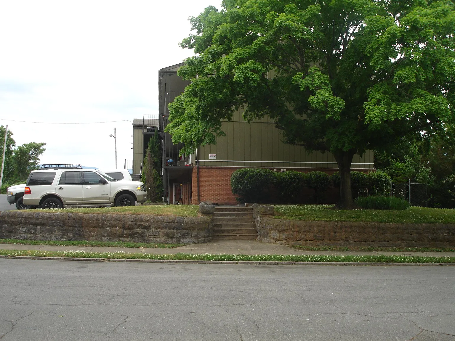 720 Ferdinand Ave SW — Photo 3