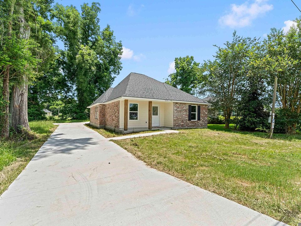 1st image of 1675 Besson Ln