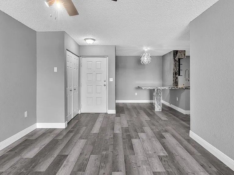 2820 Oakland Forest Dr #107 — Photo 18