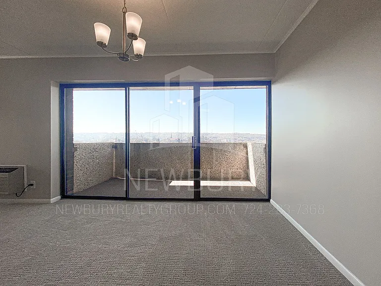 530 N Main Street - The Townhouse. — Photo 73