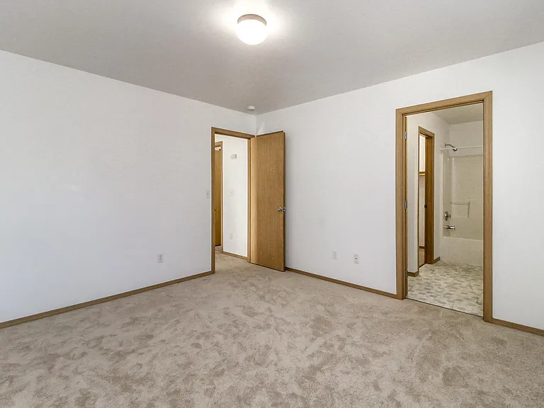 3307 S 43rd St — Photo 23