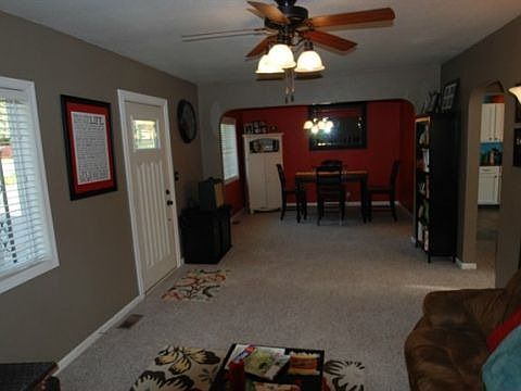 4th image of 303 Quince St NE