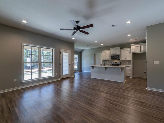 4th image of 29 Pear Orchard Dr