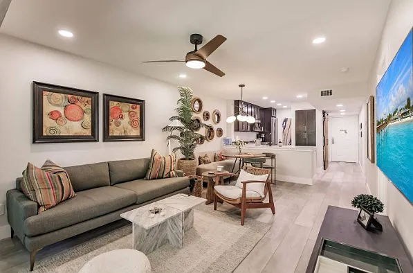 2 bed, 864 sqft, $11,970 — Photo 1