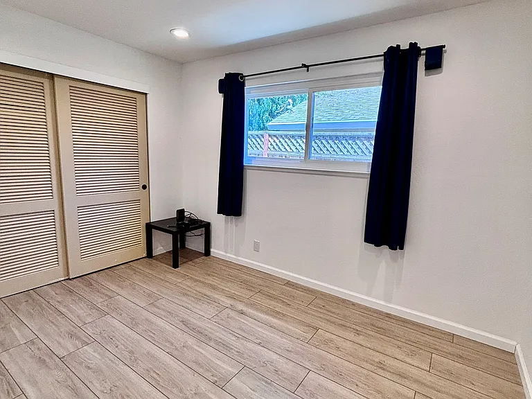 5009 Lyng Dr — Photo 26