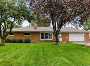 2726 W Dexter Dr, Saginaw, MI