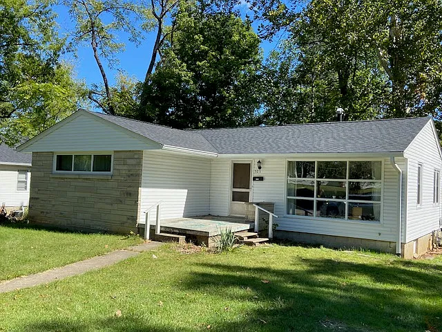 525 S Swain Ave #1