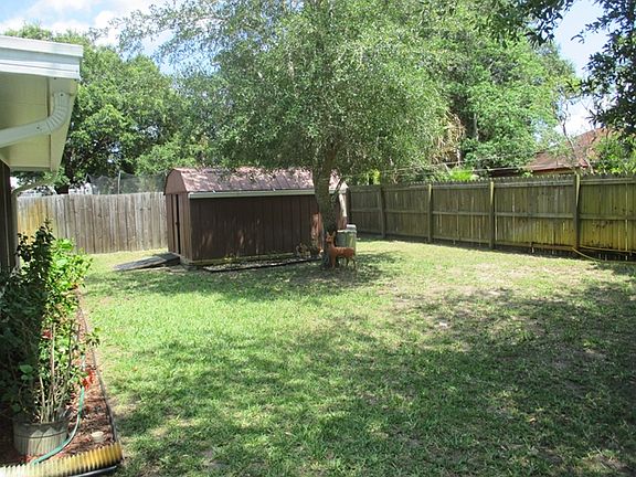5th image of 23 Whippoorwill Dr