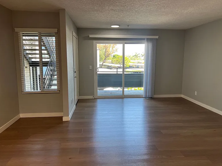 River House Apartments — Photo 66