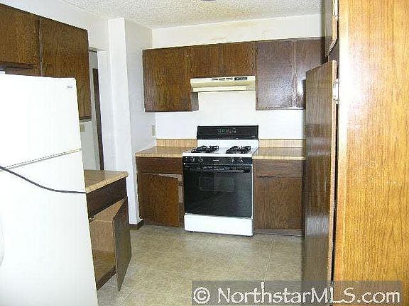 2nd image of 841-851 98th NE