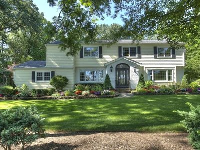 48 Tree Top Rd, White House Station, NJ, 08889