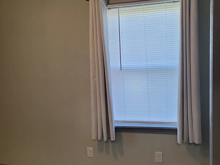 127 Boston Ct — Photo 15