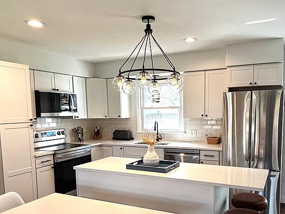 5th image of 6484 Sawyer Rd