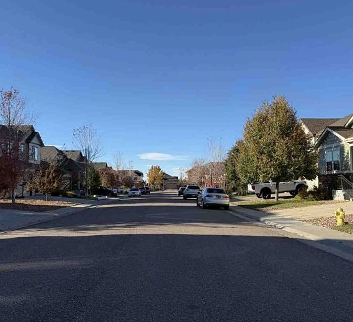 Exterior Neighborhood (street photo)