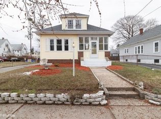 96 Grace St, Cranston, RI 02910