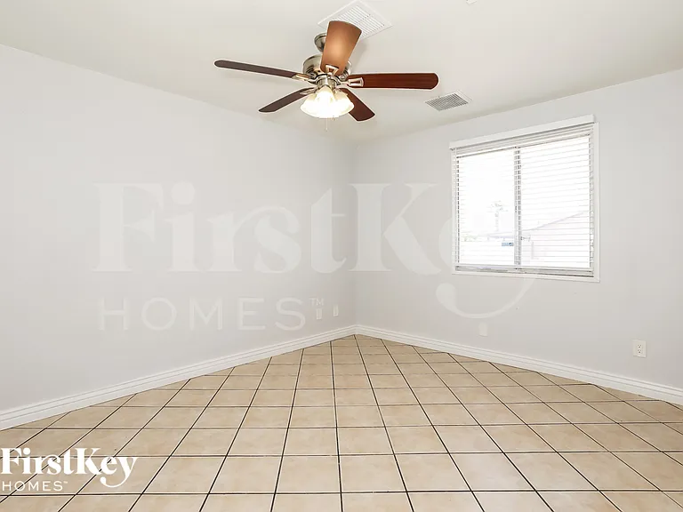 4739 E Sunland Ave — Photo 12