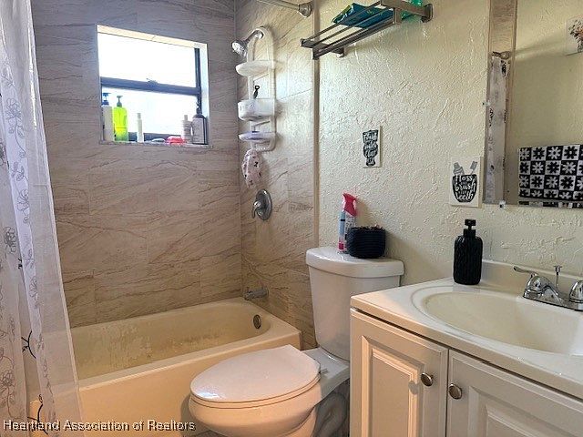 2nd image of 425 Las Palmas Cir #612