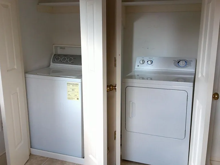 Washer/Dryer in Kitchen