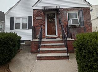 16364 19th Ave, Whitestone, NY 11357