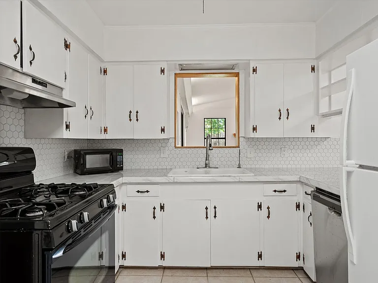 4402 Terrilance Dr — Photo 2