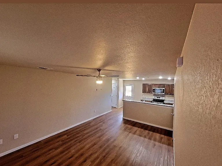 512 Raymond St #B — Photo 12