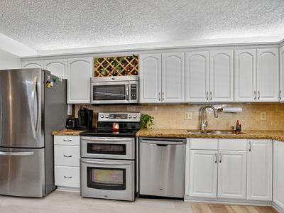 5650 Camino Del Sol #200, Boca Raton, FL, 33433