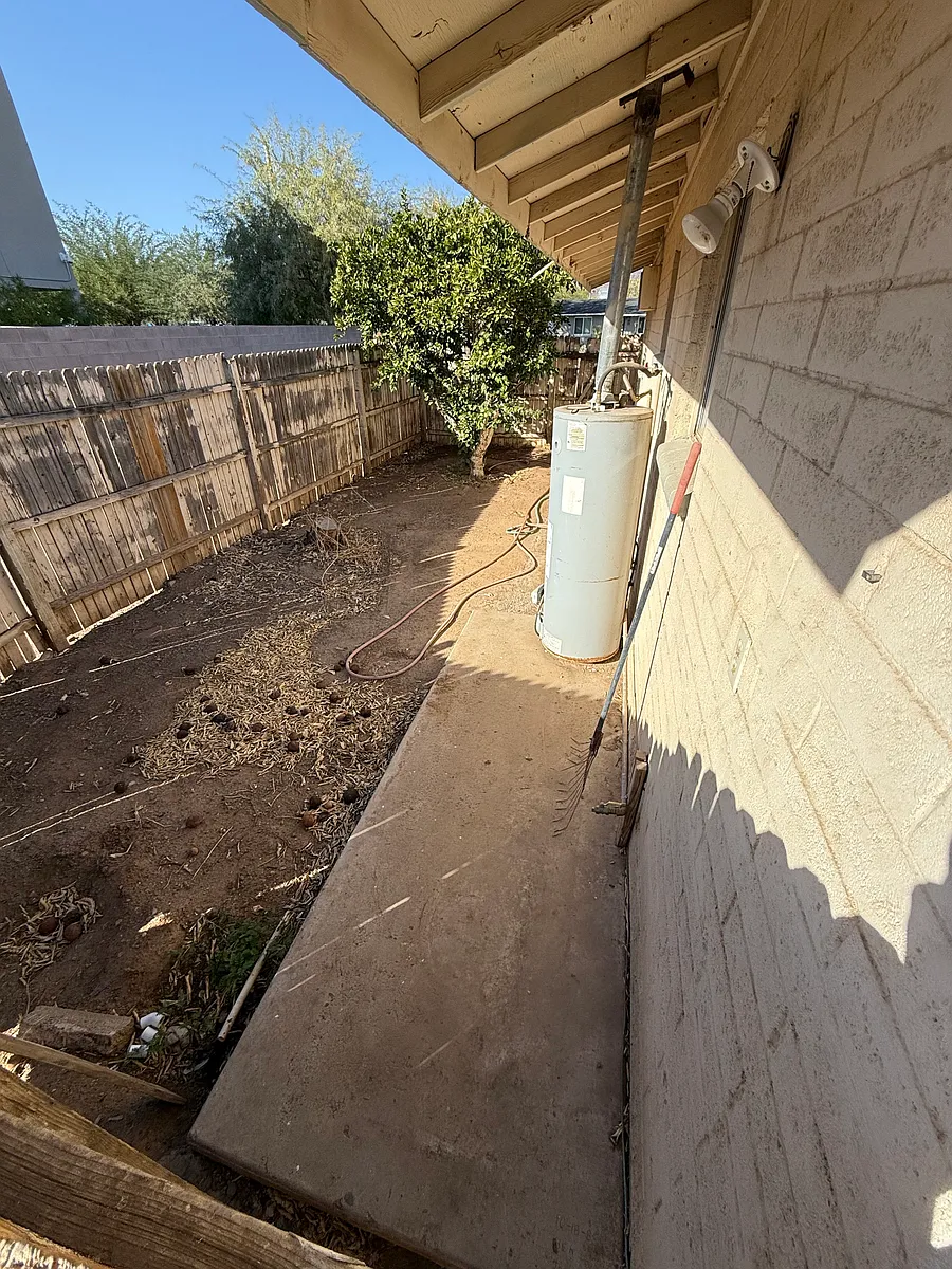 Building Photo - 601 W Mission Ln #2
