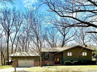 16 Melody Ln, Troy, IL 62294