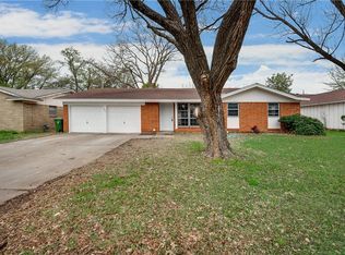 2507 Hollywood Dr, Arlington, TX 76013