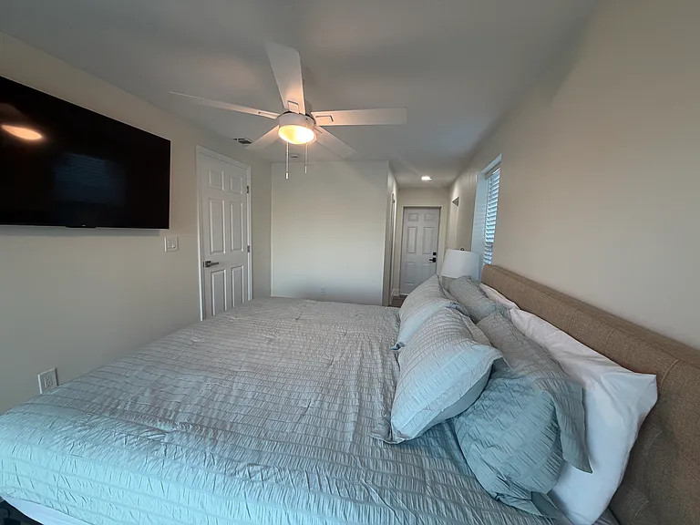 509 S Bayshore Dr #1 — Photo 27