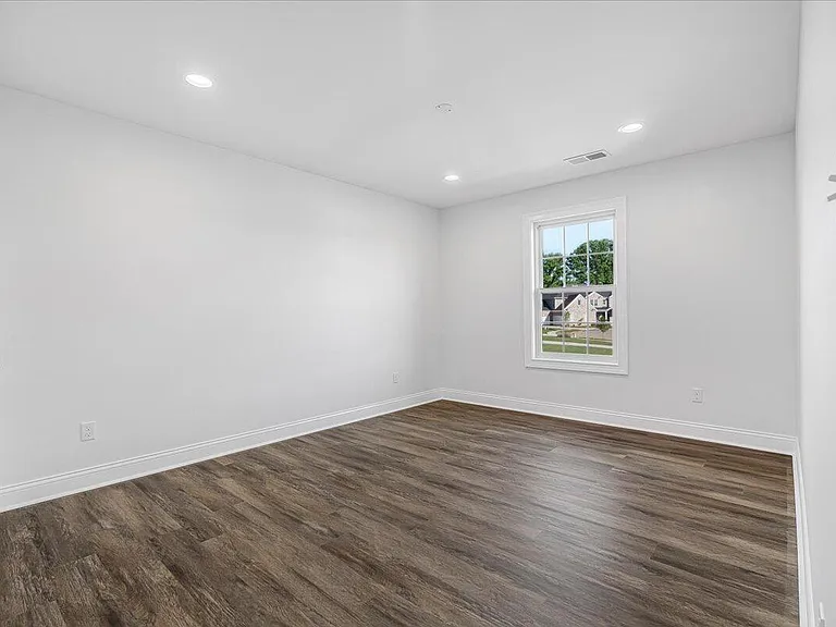 413 Weston Park — Photo 27