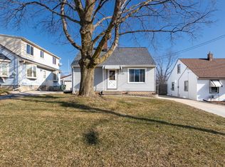 4604 S Kansas Ave, Saint Francis, WI 53235