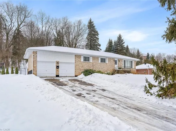 112 Park St E, Halton Hills, ON L7G 2V4