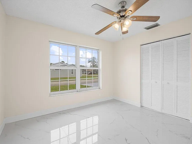 5540 Lakewood Cir S #F — Photo 16