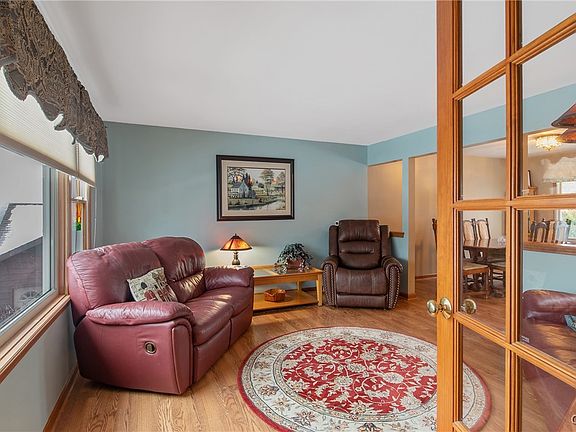 5th image of 203 Chestnut Hill Dr