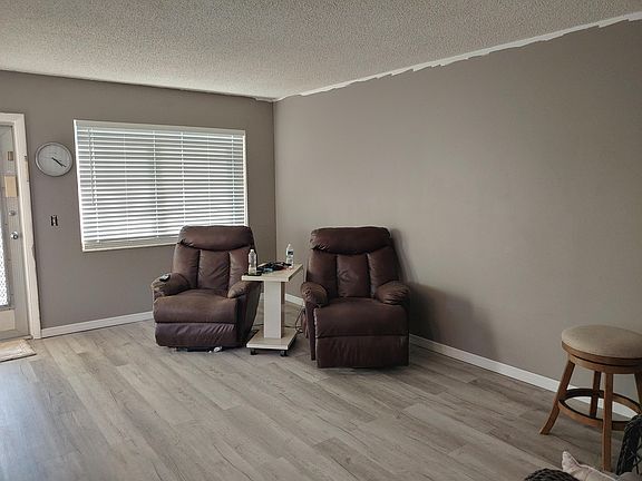 5th image of 235 Windsor K