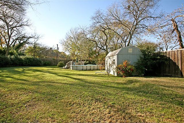 2nd image of 8715 Wingate Dr
